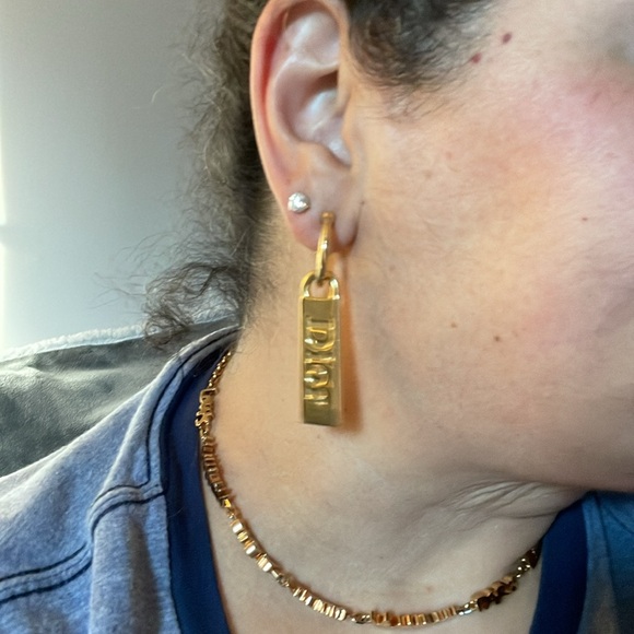 Preloved Christian Dior clip on earrings great condition gold color - Picture 9 of 11
